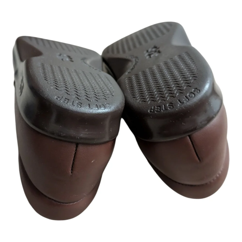 SAS Viva Slip-On Teak Brown Leather Walking Shoes Women's Size 8 Medium Like New